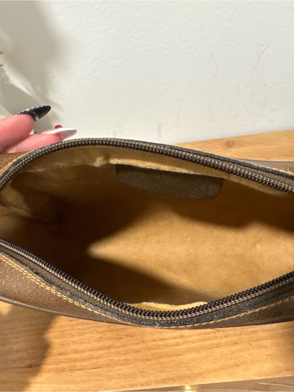 Vintage Gucci Beige GG Supreme Canvas Clutch Bag with Green and Red Stripe - Picture 15 of 16